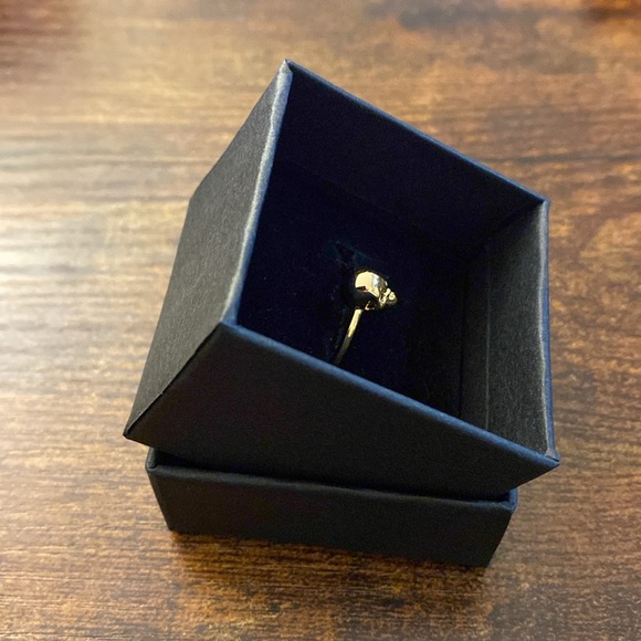 Gold Skull Head Ring - Picture 3 of 6